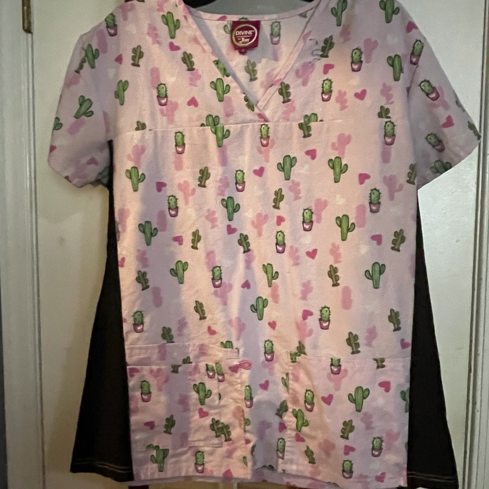 Scrub top